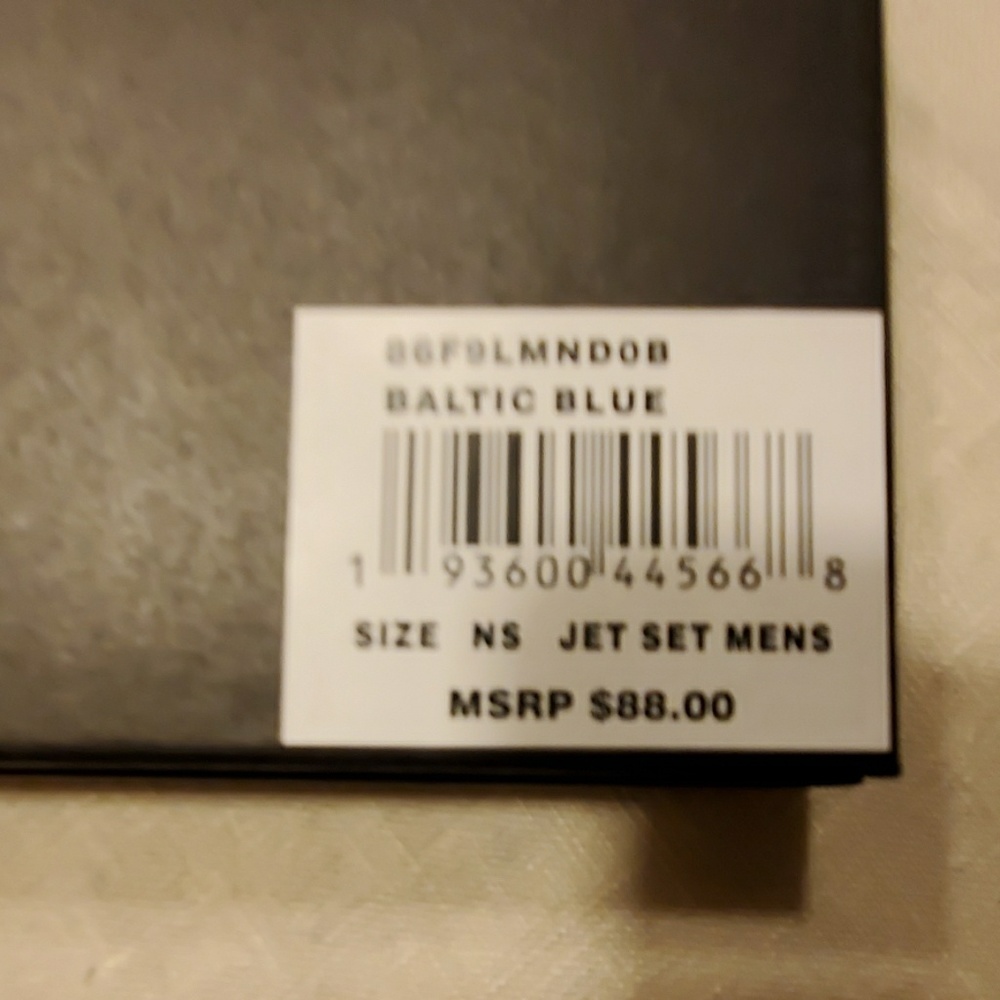 Michael Kors Men's Wallets - Picture 4 of 8